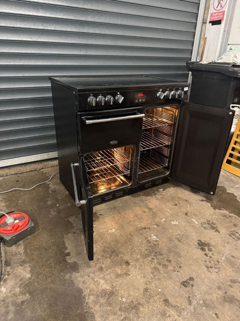 Black Belling Farmhouse 90e cm Range cooker comes with 3 months warranty, Ref:19596