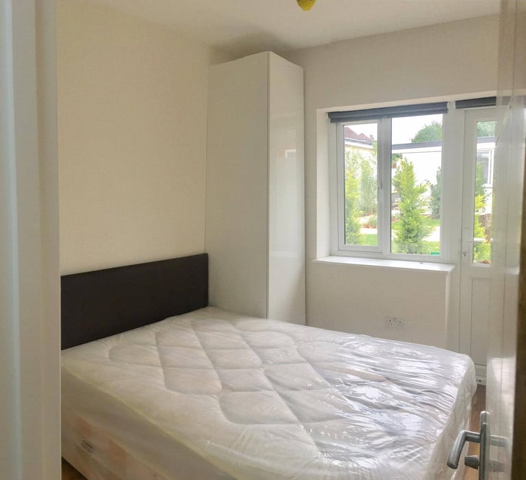 4 Bedroom Flat to rent in Neasden