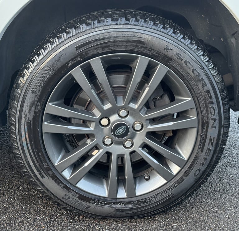 2016 Land Rover Discovery 3.0 SD V6 Graphite SUV 5dr Diesel Auto 4WD Euro 6 (s/s) (256 bhp) ESTAT...