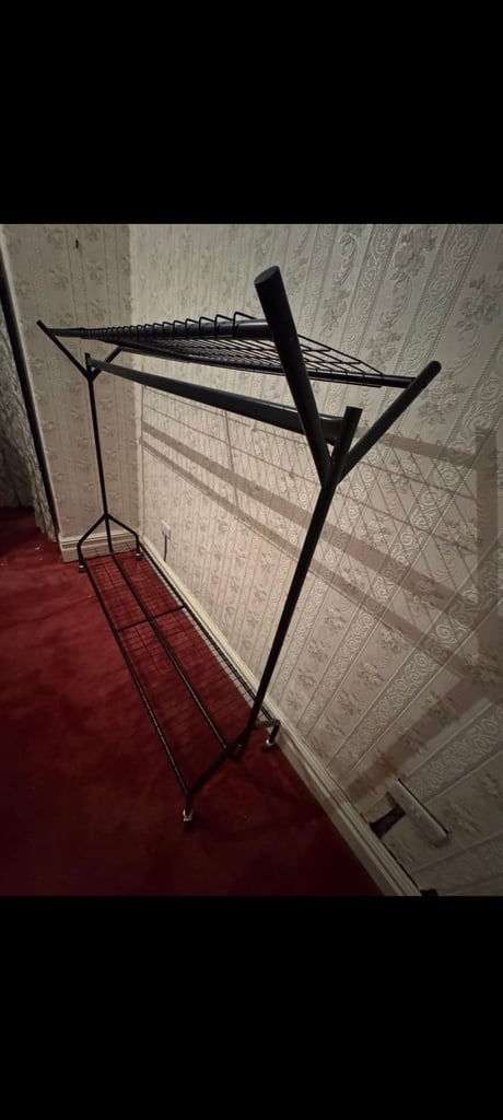 Clothes rail