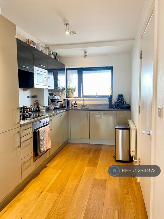 1 bedroom flat in Noble House, London, N16 (1 bed) (#2644172)
