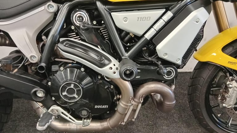 DUCATI SCRAMBLER 1100 ** FULL SERVICE HISTORY - BELTS DONE - 12 MONTH MOT **