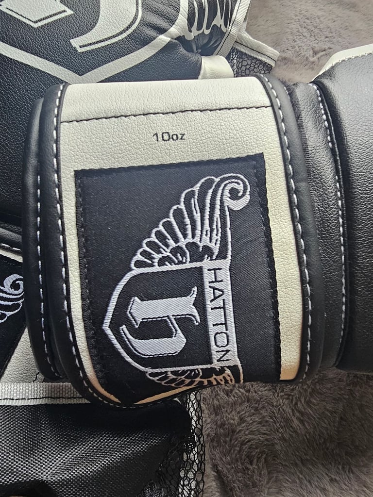 Hatton PU Sparring/Boxing Gloves 10oz - Black