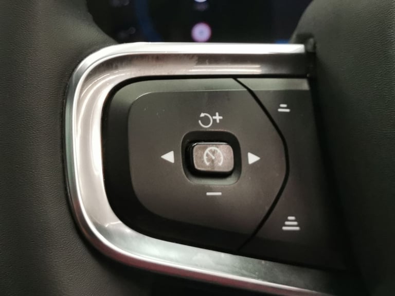 2022 Volvo XC40 2.0 B4 MHEV Ultimate SUV 5dr Petrol Hybrid DCT Auto Euro 6 (s/s) (197 ps) - Suv H...