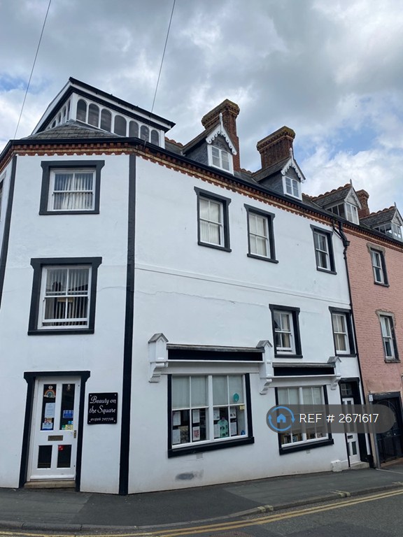 1 bedroom flat in Well Street, Rhuthun, LL15 (1 bed) (#2671617)