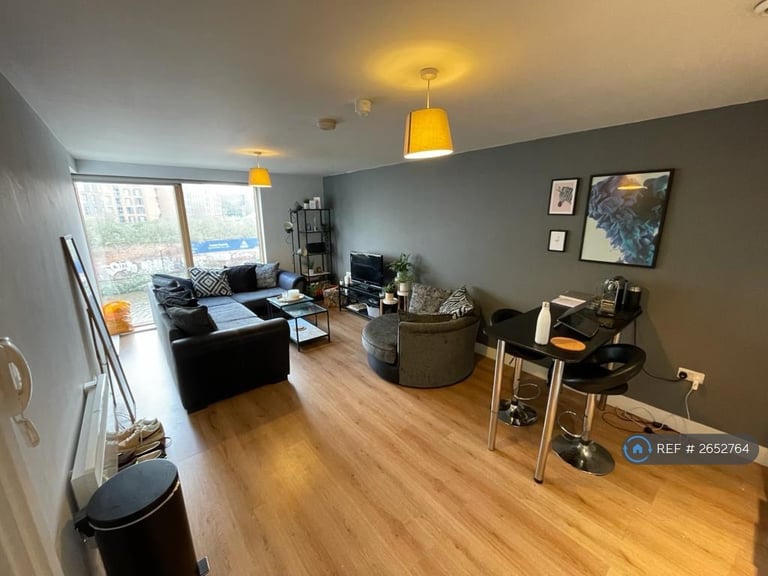 2 bedroom flat in Water Street, Manchester, M3 (2 bed) (#2652764)