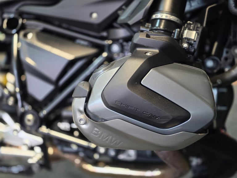 2020/70 BMW R 1250 R SPORT 8,000 MILE'S 