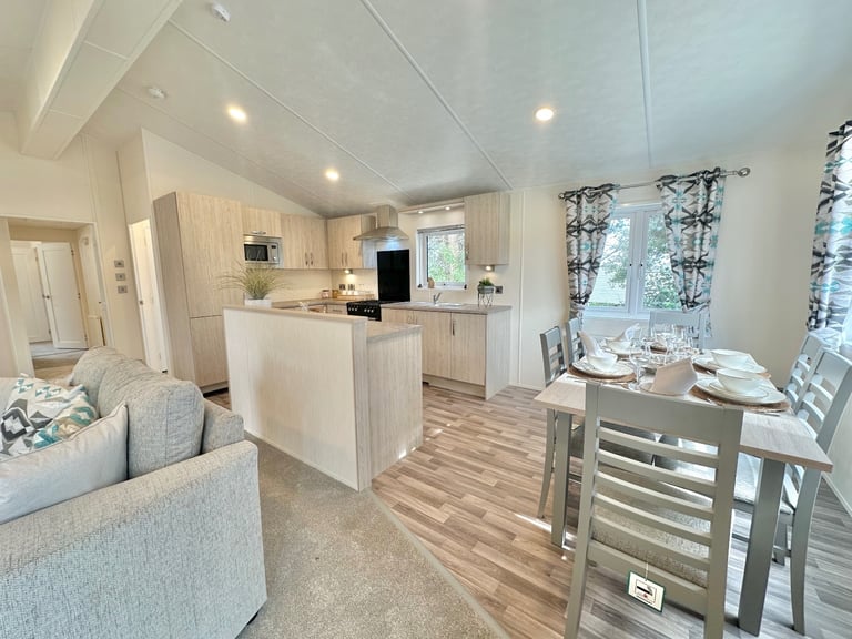 Luxury Static Lodge For Sale NOW REDUCED FOR QUICK SALE Suffolk Coast 11.5 Month Season 