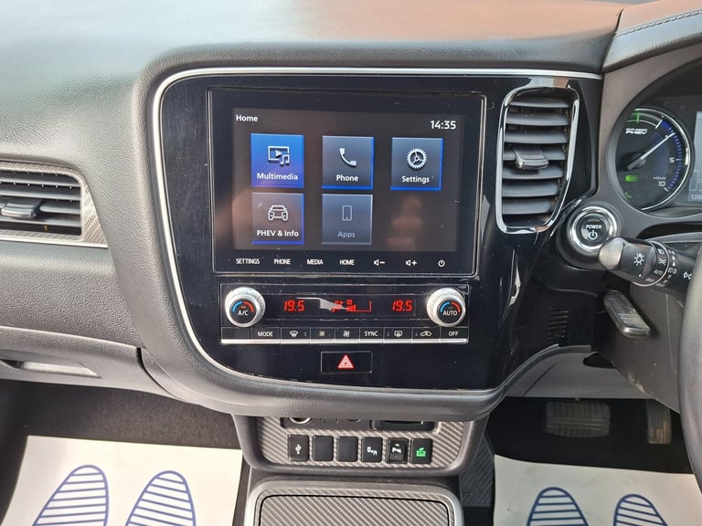 2021 21 Mitsubishi Outlander 2.4 PHEV Dynamic CVT Auto 4WD. 13.8kWh. 1 Owner.
