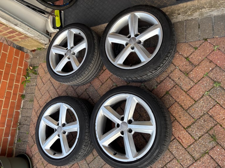 Audi wheels whit tires 18 inches 5x112