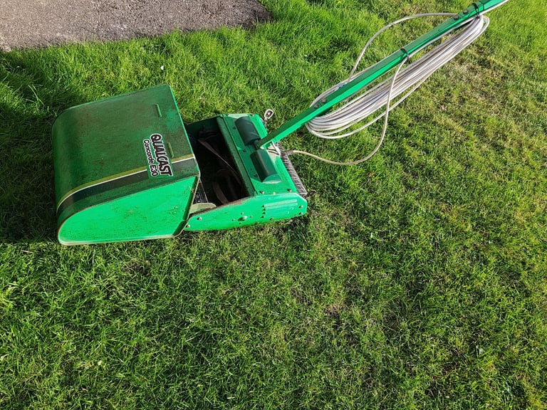 Electric cylinder lawnmower  