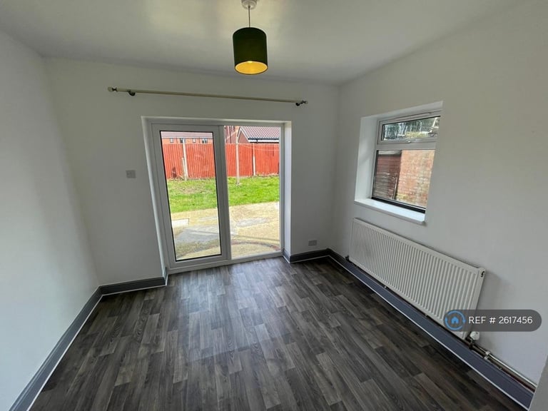 3 bedroom house in Keenan Drive, Bedworth, CV12 (3 bed) (#2617456)