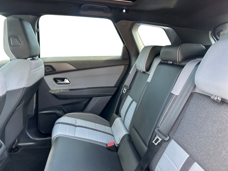  Vauxhall Grandland Electric 73kwh Ultimate Suv 5dr Electric Auto 213 Ps