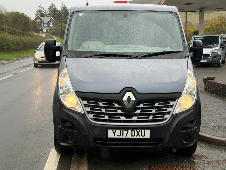 2017 Renault Master SL28dCi 170 Business AUTOMATIC WHEELCHAIR ACCESS/CAMPER PANEL VAN Diesel Auto...