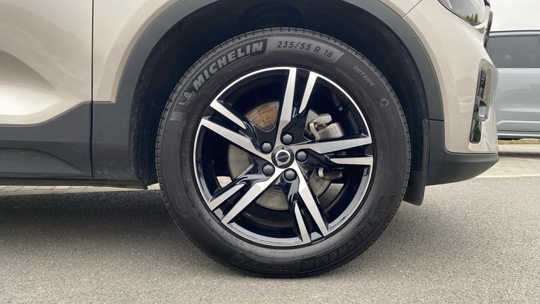 2022 Volvo XC40 2.0 B3 MHEV Plus SUV 5dr Petrol Hybrid DCT Auto Euro 6 (s/s) (163 ps) Petrol/Elec...