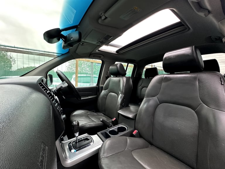 2013 Nissan Navara 3.0 dCi V6 Outlaw 4WD Diesel 4-Door Diesel