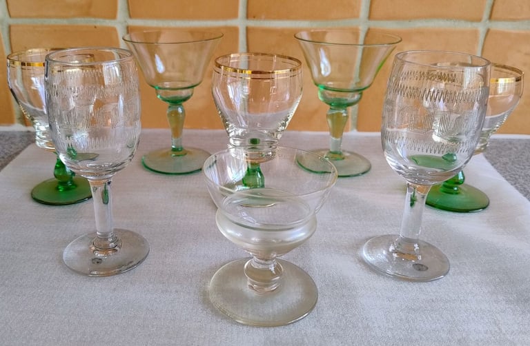 image for Job lot of fine vintage drinking glasses.