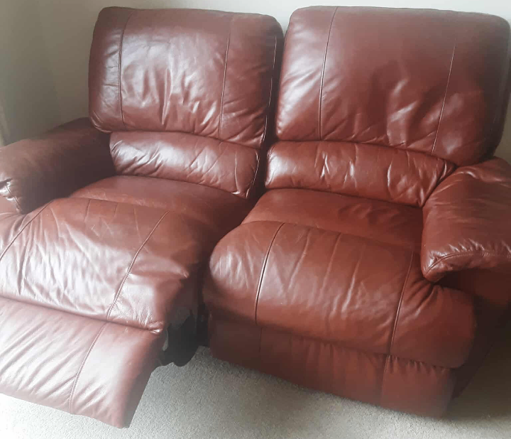 DFS recliner sofa (can deliver)