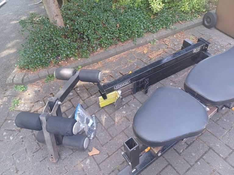 POWERTEC WEIGHTS BENCH WITH LEG CURL ATTACHMENT