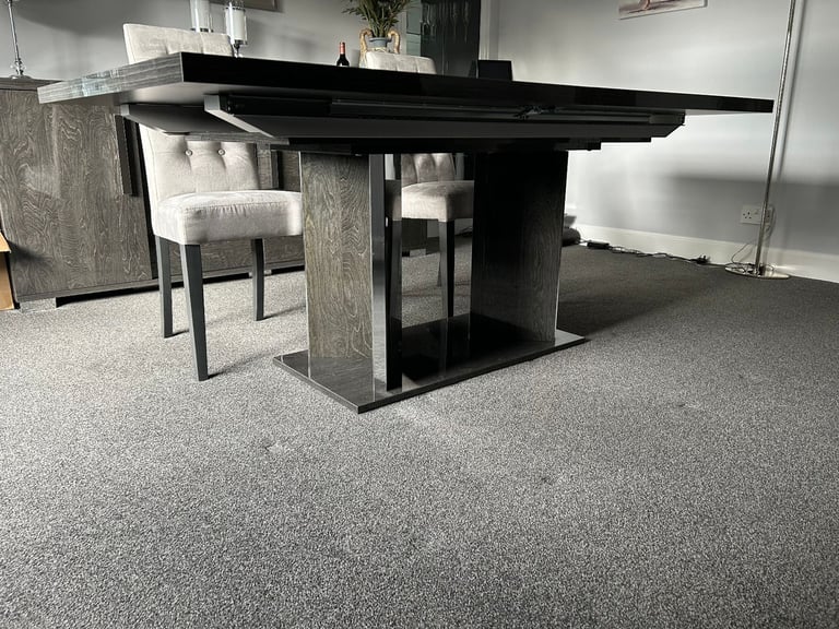Modern Italian Grey Gloss Dining Table and 4 Chairs