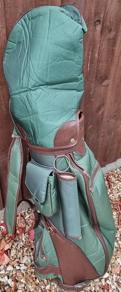 KING COBRA SZ - Lite flex Graphite 5-SW, Cobra OFFSET 3-5-7, putters x2 & trolley bag