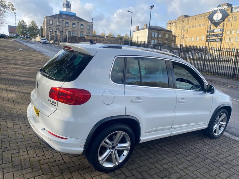 2013 Volkswagen Tiguan 2.0 TDi BlueMotion Tech R-Line 177 5dr DSG ESTATE Diesel Automatic