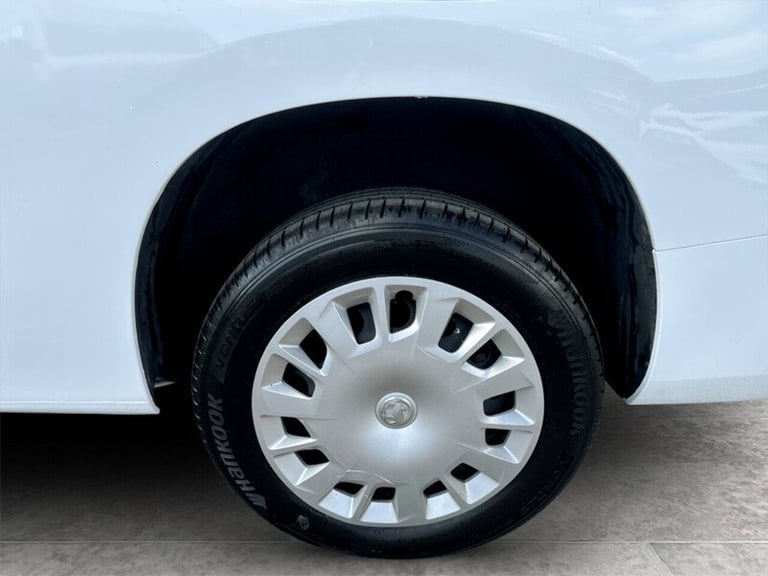 2020 Vauxhall Combo 2300 1.5 Turbo D 100ps H1 Sportive Van PANEL VAN DIESEL Manual