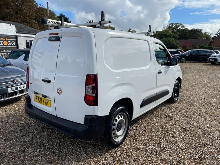 2021 Vauxhall Combo 2300 1.5 Turbo D 100ps H1 Dynamic Van PANEL VAN Diesel Manual