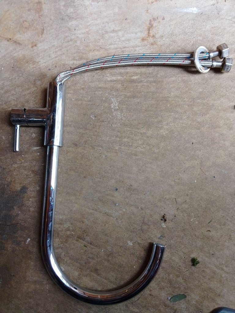 Stainless steel kitchen sink 