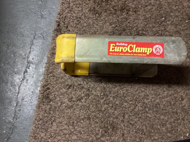 Wheel clamp