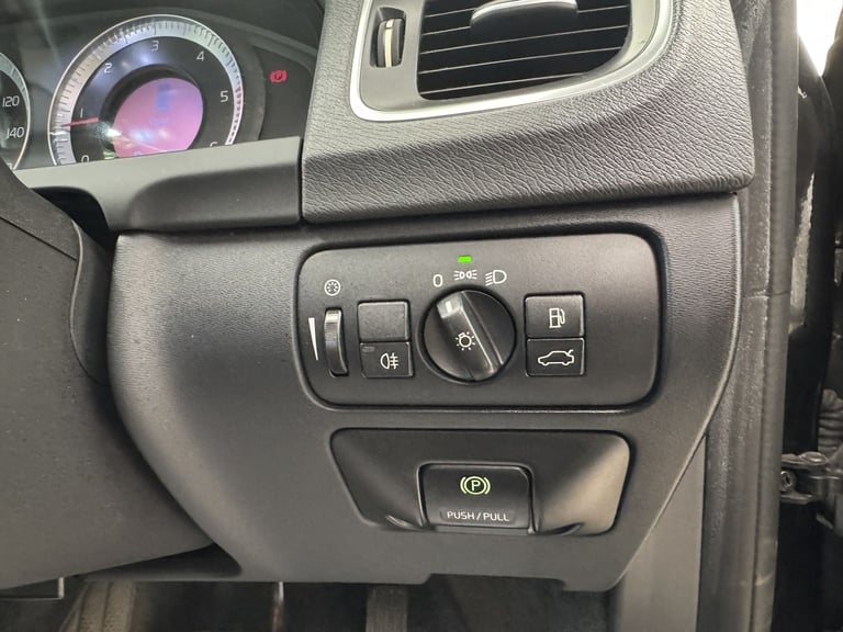VOLVO S60 2.4 D5 SE Lux Black Auto Diesel 2010