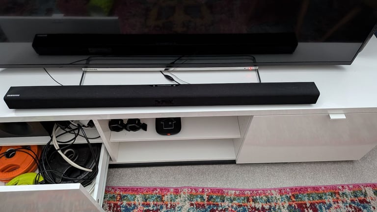 Samsung Soundbar With Subwoofer HW-J355/XU