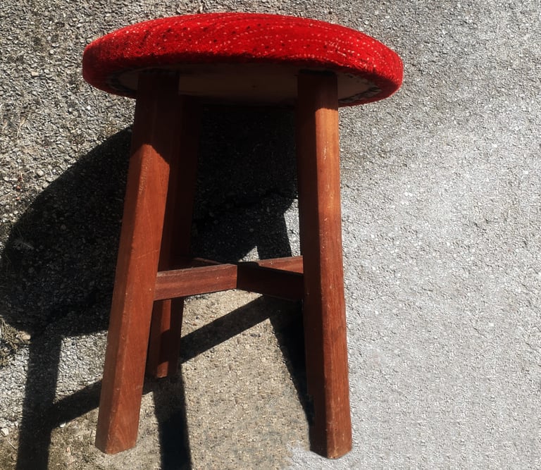 SIX VINTAGE 1960s SHORT RED WOODEN PUB STOOLS: MICROPUB, HOME BAR, MAN OR WOMAN CAVE