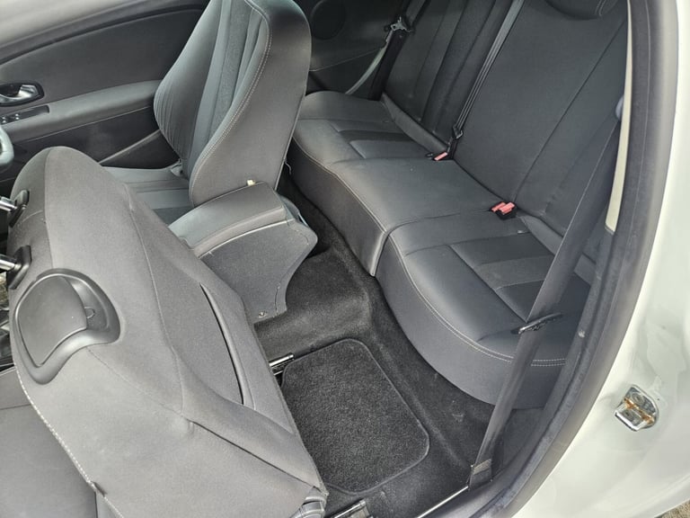 2011 Renault Megane 1.6 16V 110 Dynamique TomTom 3dr COUPE Petrol Manual