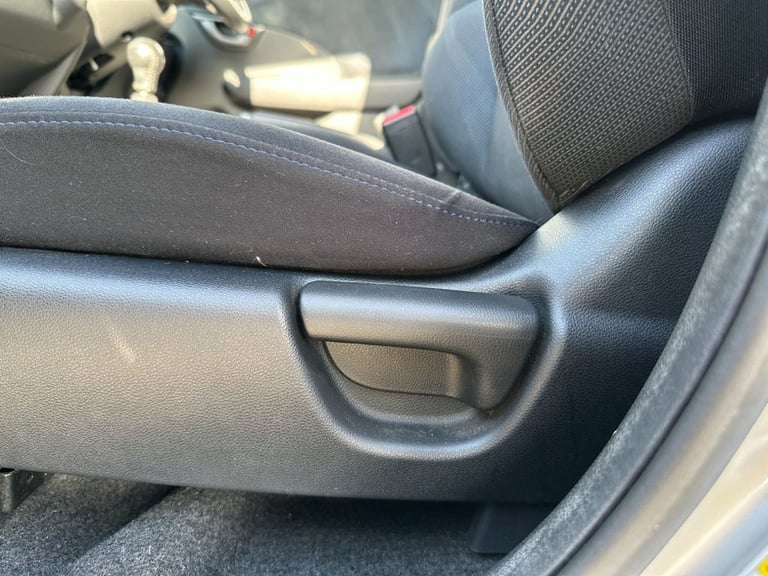 2009 Honda Jazz 1.4 i-VTEC EX Hatchback 5dr Petrol Manual Euro 4 (100 ps) Hatchback Petrol Manual