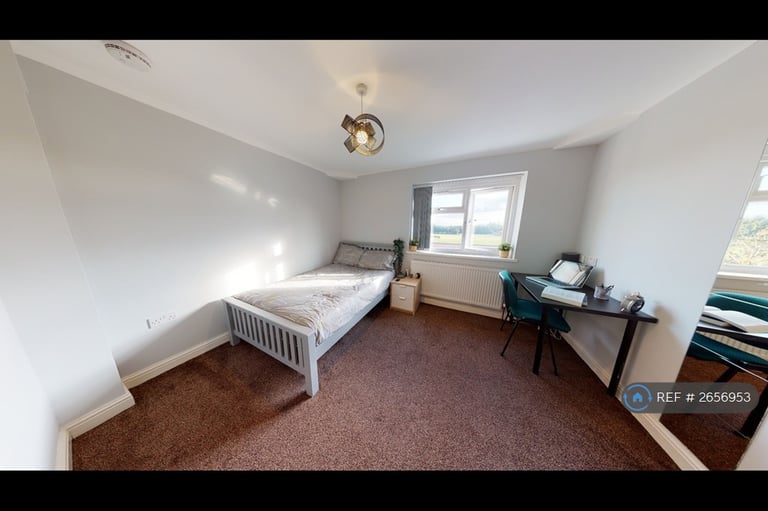 7 bedroom house in Charter Avenue, Coventry, CV4 (7 bed) (#2656953)