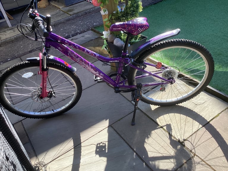 Girls bike only rode few times slight problem with gears easily fixed 