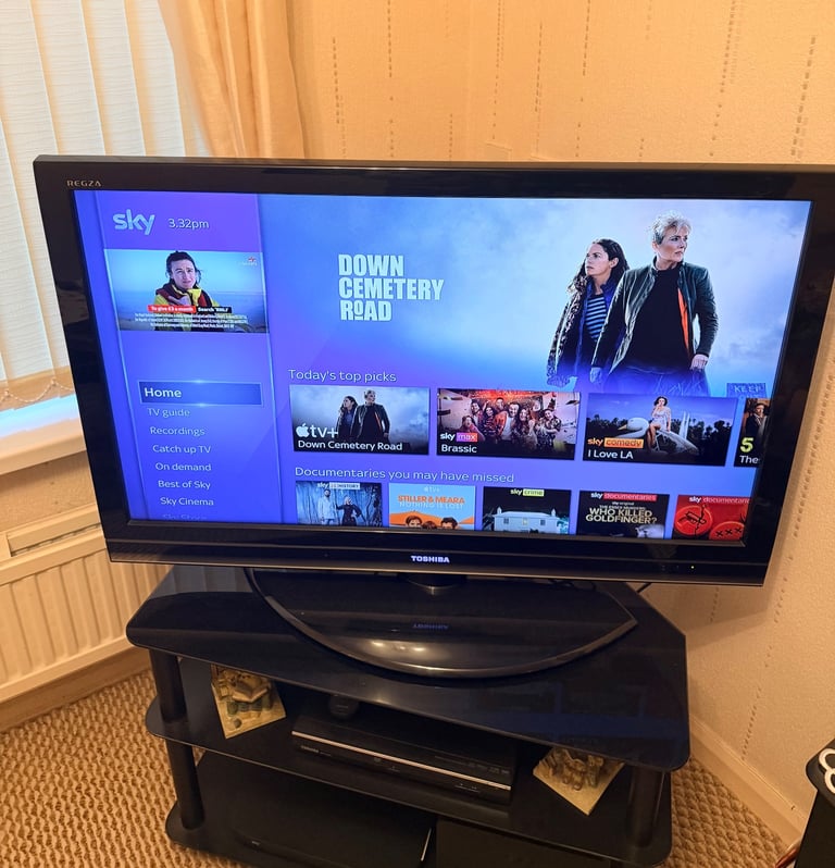 image for Toshiba REGZA 40” TV HD Flatscreen. 