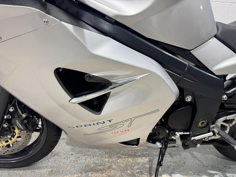 2005 Triumph Sprint ST 1050