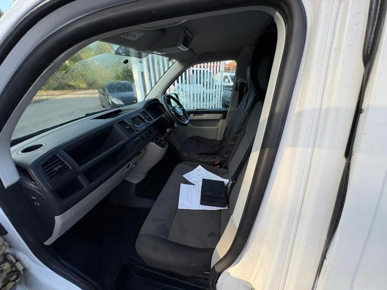 2017 Volkswagen Transporter Transporter T32 Startline TDI BlueMotion Technology 4Motion Camper DI...