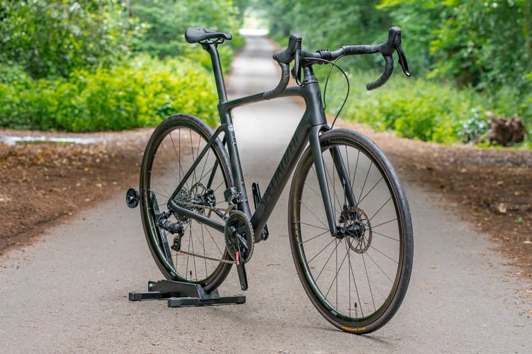 image for Specialized Roubaix Comp eTap AXS Disc Carbon Bike 56cm Large Carbon Wheels