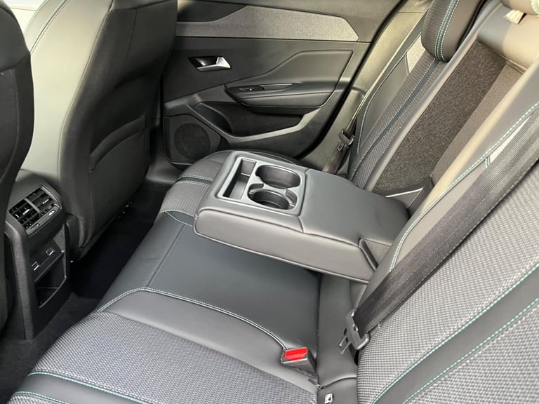 2024 Peugeot 308 SW 1.2 PureTech Allure Estate 5dr Petrol EAT Euro 6 (s/s) (130 ps) ESTATE Petrol...