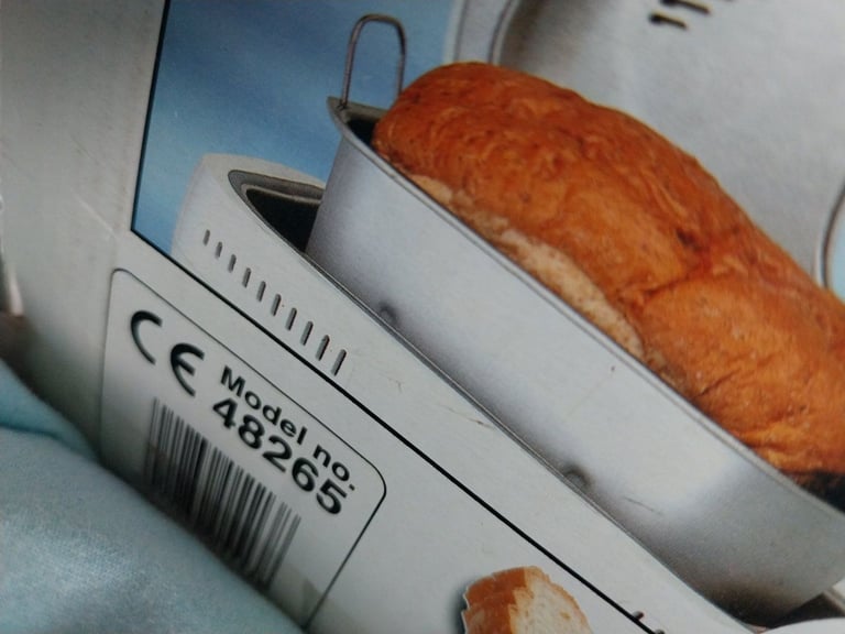 NEW Morphy Richards bread maker