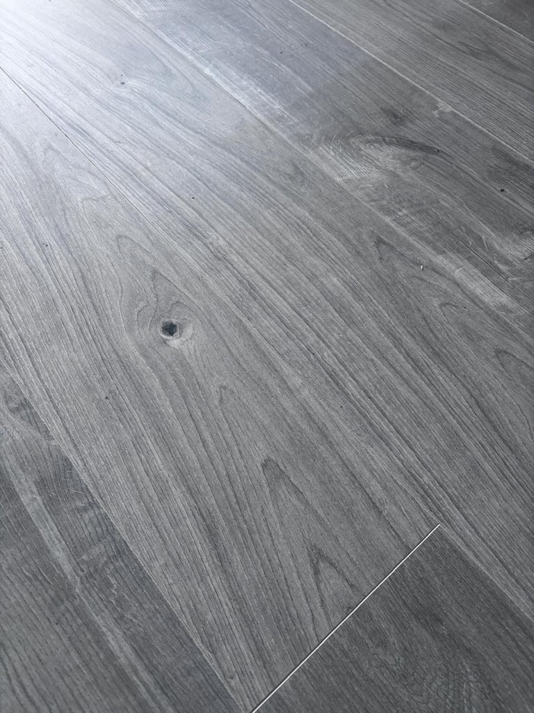 Grey Laminate GoodHome Flooring (approx 27sqm) (8mm)