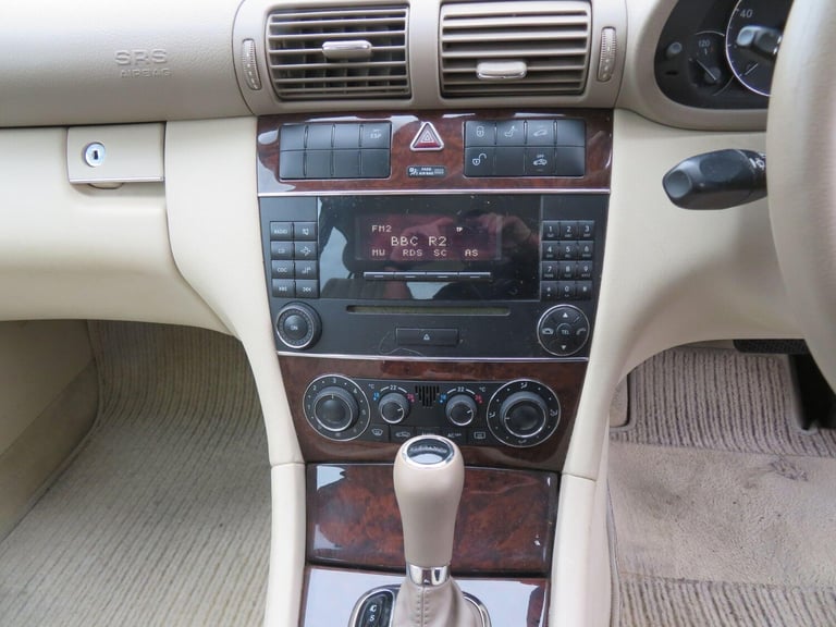 2004 Mercedes-Benz C Class 1.8 C180 Kompressor Elegance SE 4dr SALOON Petrol Automatic