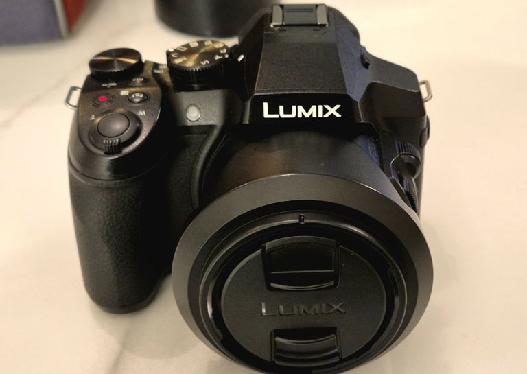 Panasonic lumix fz330 bridge camera 