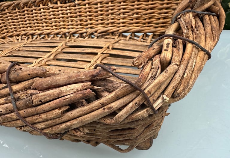 ANTIQUE FRENCH GRAPE HARVESTING BASKET, CHAMPAGNE PANIER DE VENDANGES, 87x57cm, 1900s - WILL POST!