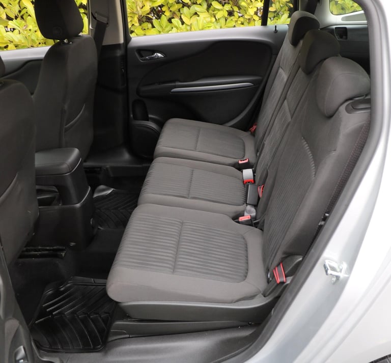 2017 Vauxhall Zafira Tourer 1.4i Turbo Design Euro 6 5dr MPV Petrol Manual