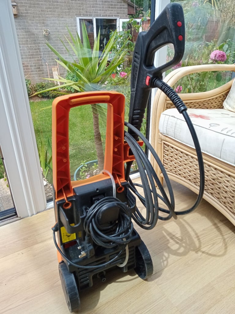 VAX Power Wash Pressure Washer with instructions. 2000W