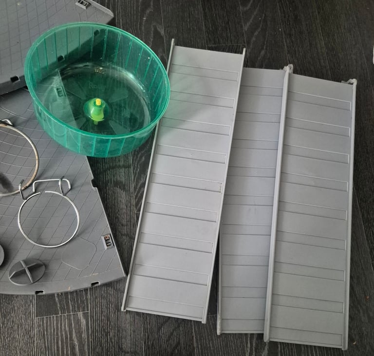 Rat/hamster cage and accessories